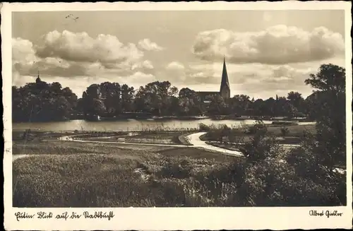 Ak Eutin in Ostholstein, Blick auf die Stadtburg, Kirche, Teich