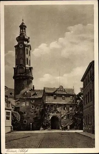 Ak Weimar, Schloss, Straßenansicht, Kirchturm