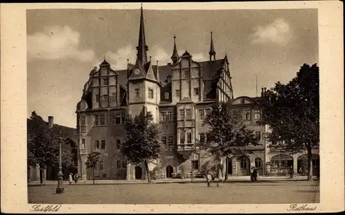 Ak Saalfeld an der Saale Thüringen, Rathaus, Straßenansicht