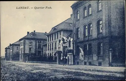 Ak Landau in der Pfalz, Quartier Foch, Entree