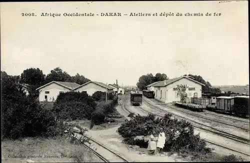Ak Dakar Senegal, Waggons im Bahnhof, Gleise