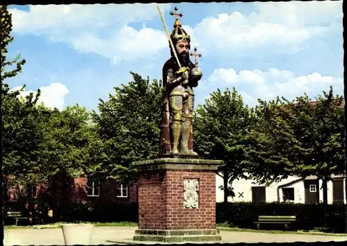 Ak Wedel in Schleswig Holstein, Roland Statue, Park
