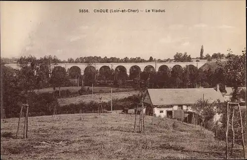 Ak Choue pres Mondoubleau Loir et Cher, Le Viaduc, maison