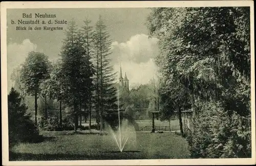 Ak Bad Neuhaus Bad Neustadt an der Saale Unterfranken, Blick in den Kurgarten, Sprenkler