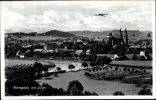 Ak Kempten im Allgäu Schwaben, Panorama vom Ort und Iller, Flugzeug