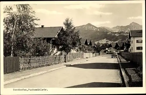 Ak Sonthofen im Oberallgäu Schwaben, Fuchsmühler Straße, Durchblick, Gartenzäune, Berglandschaft