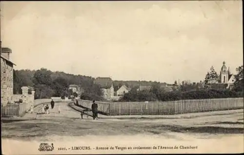 Ak Limours Essonne, Avenue de Verges au croisement de l'Avenue de Chambord