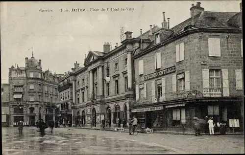 Ak Brive la Gaillarde Corrèze, Place de l'Hôtel de Ville