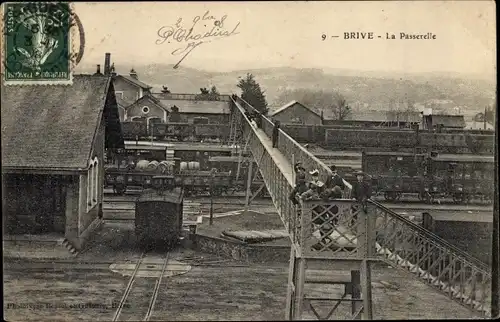 Ak Brive la Gaillarde Corrèze, La Passerelle