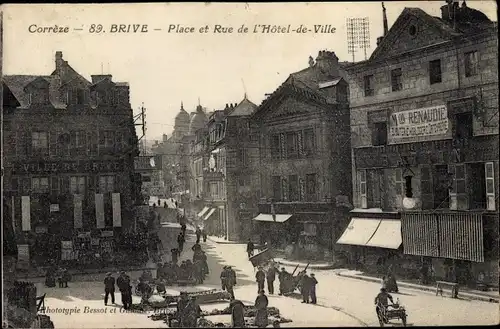 Ak Brive la Gaillarde Corrèze, Place et Rue de l'Hôtel de Ville