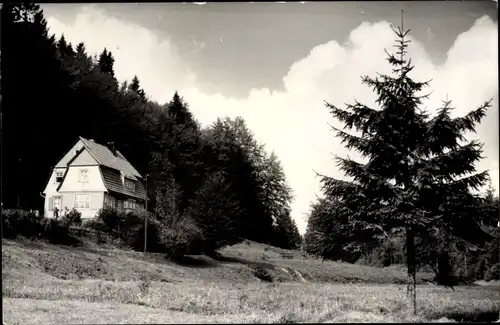 Ak Bei Ilmenau in Thüringen, Haus im Thüringer Wald