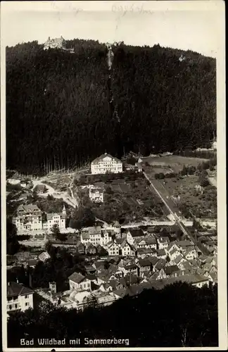 Ak Bad Wildbad im Kreis Calw Baden Württemberg, Panorama vom Ort mit Sommerberg