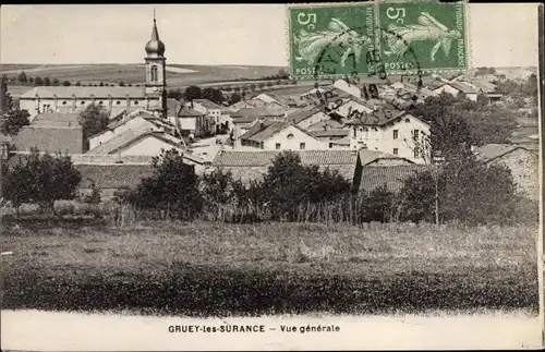 Ak Gruey les Surance Lothringen Vosges, Vue generale, Blick auf den Ort, Kirche