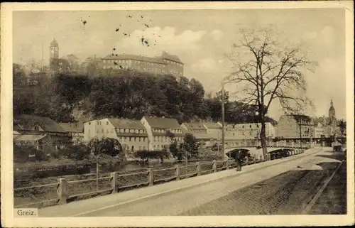 Ak Greiz in Thüringen, Straßenpartie, Schloss