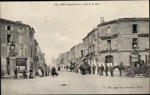 Ak Niort Deux Sèvres, Rue de la Gare, Hotel de l'Univers, Kutsche