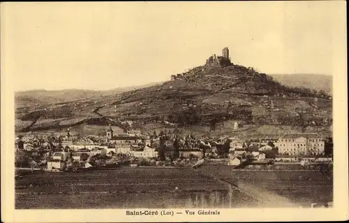 Ak Saint Céré Lot, vue générale de la ville, colline, Château de Saint-Laurent Les Tours