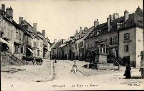 Ak Souvigny Allier, La Place du Marché, puits, Wasserträger