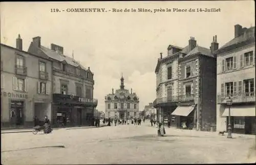 Ak Commentry Allier, Rue de la Mine, près la Place du 14 Juillet, Pharmacie