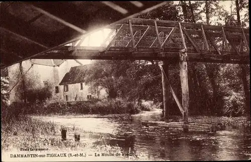 Ak Bordeaux Gironde, Le Moulin de Prémol, vue extérieure, pont, rivière