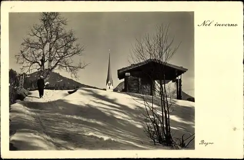 Ak Italien, Winterszene, Nel Inverno, Kirchturm, Wanderer