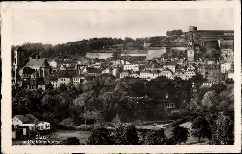 Ak Kłodzko Glatz Schlesien, Panorama vom Ort mit Schießhaus