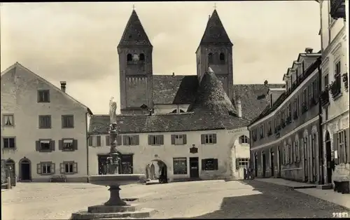 Ak Steingaden im Ostallgäu, An der Kirche, Brunnen