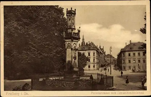 Ak Freiberg im Kreis Mittelsachsen, Petersstraße mit Schwedendenkmal