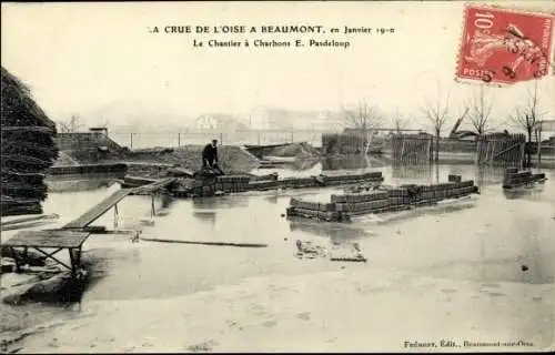 Ak Beaumont sur Oise Val d'Oise, Hochwasser 1910, le chantier à charbons