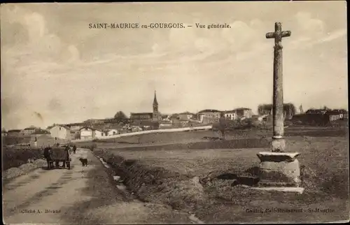 Ak Saint Maurice en Gourgois Loire, Vue générale, croix