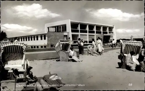 Ak Kellenhusen an der Ostsee, Kurmittelhaus, Strand, Strandkörbe