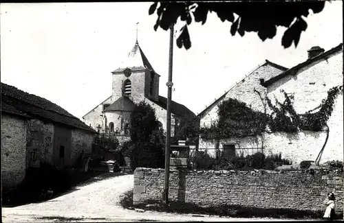 Foto Ak Colombey les Deux Eglises, une rue, eglise