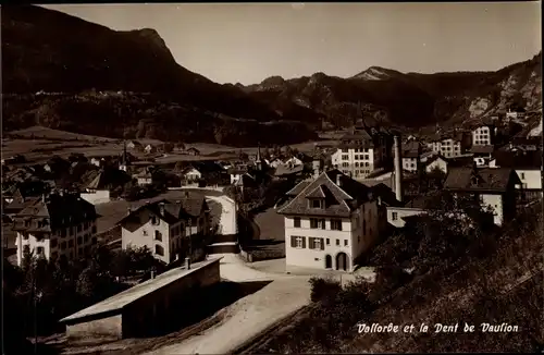 Ak Vallorbe Kt. Waadt Schweiz, Vue générale et la Dent de Vaulion