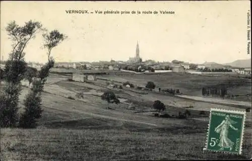 Ak Vernoux Ardèche, Vue Generale prise de la route de Valence