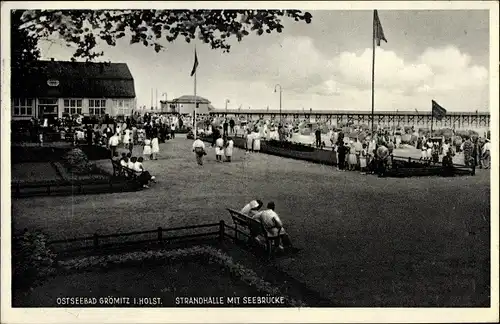 Ak Grömitz in Ostholstein, Strandhalle mit Seebrücke