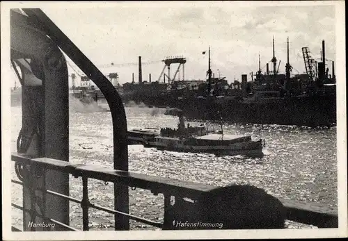 Ak Hamburg, Hafenstimmung, Blick vom Ozeandampfer auf Salondampfer auf der Elbe