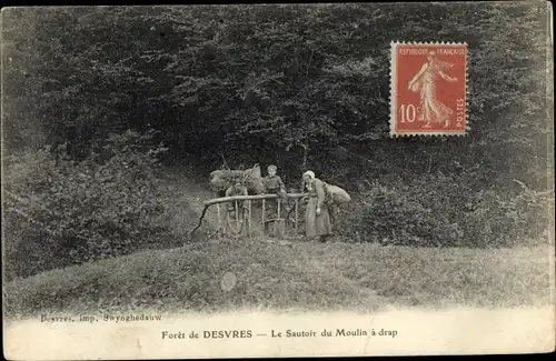 Ak Desvres Pas de Calais, Foret de Desvres, Le Sautoir du Moulin a drap