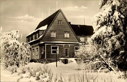 Ak Johanngeorgenstadt im Erzgebirge Sachsen, Grenzlandbaude im Winter