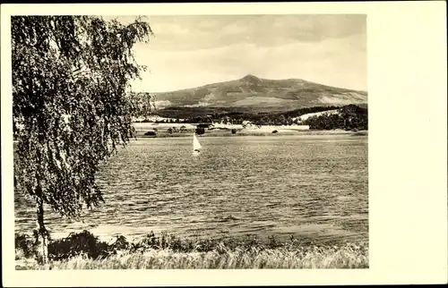 Ak Heidenheim an der Brenz, Partie am Seeufer, Baum, Segelboot, Berg