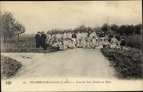 Ak Villiers sur Marne Val de Marne, Zone du Fort, Soldats au Repos