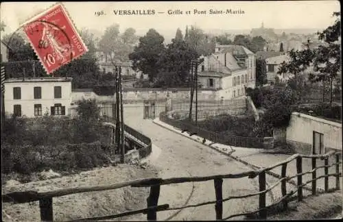 Ak Versailles Yvelines, Grille et Pont Saint Martin