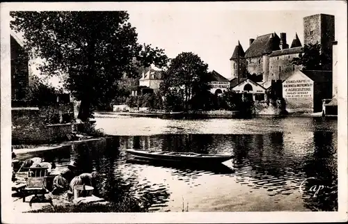 Ak Nemours Seine et Marne, Une vue sur le Loing vers le Château