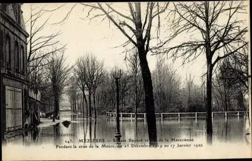 Ak Mezieres Ardennes, Square Bayard et rue de la Macerienne, Crue 1920