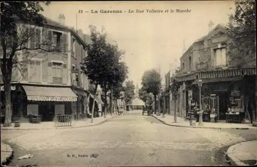 Ak La Garenne Hauts de Seine, La Rue Voltaire, Marché