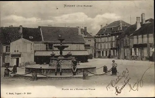 Ak Nogent Haute Marne, Place de l'Hotel de Ville