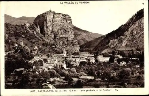 Ak Castellane Alpes de Haute Provence, Vue Generale, Le Rocher