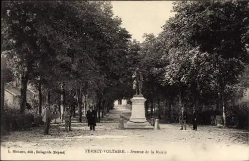 Ak Ferney Voltaire Ain, Avenue de la Mairie, monument