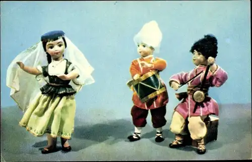 Ak Puppen in Nationaltrachten aus Aserbaidschan