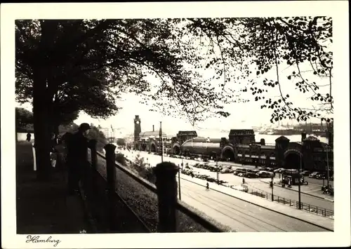 Ak Hamburg Mitte St. Pauli, Landungsbrücken, Blick aus dem Park