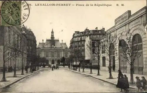 Ak Levallois Perret Hauts de Seine, Place de la Republique, Sapeurs Pompiers