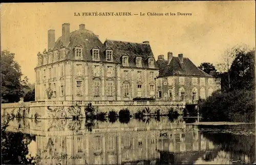 Ak La Ferté Saint Aubin Loiret, Le Chateau et les Douves